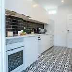Succeed Campo Pequeno Suites